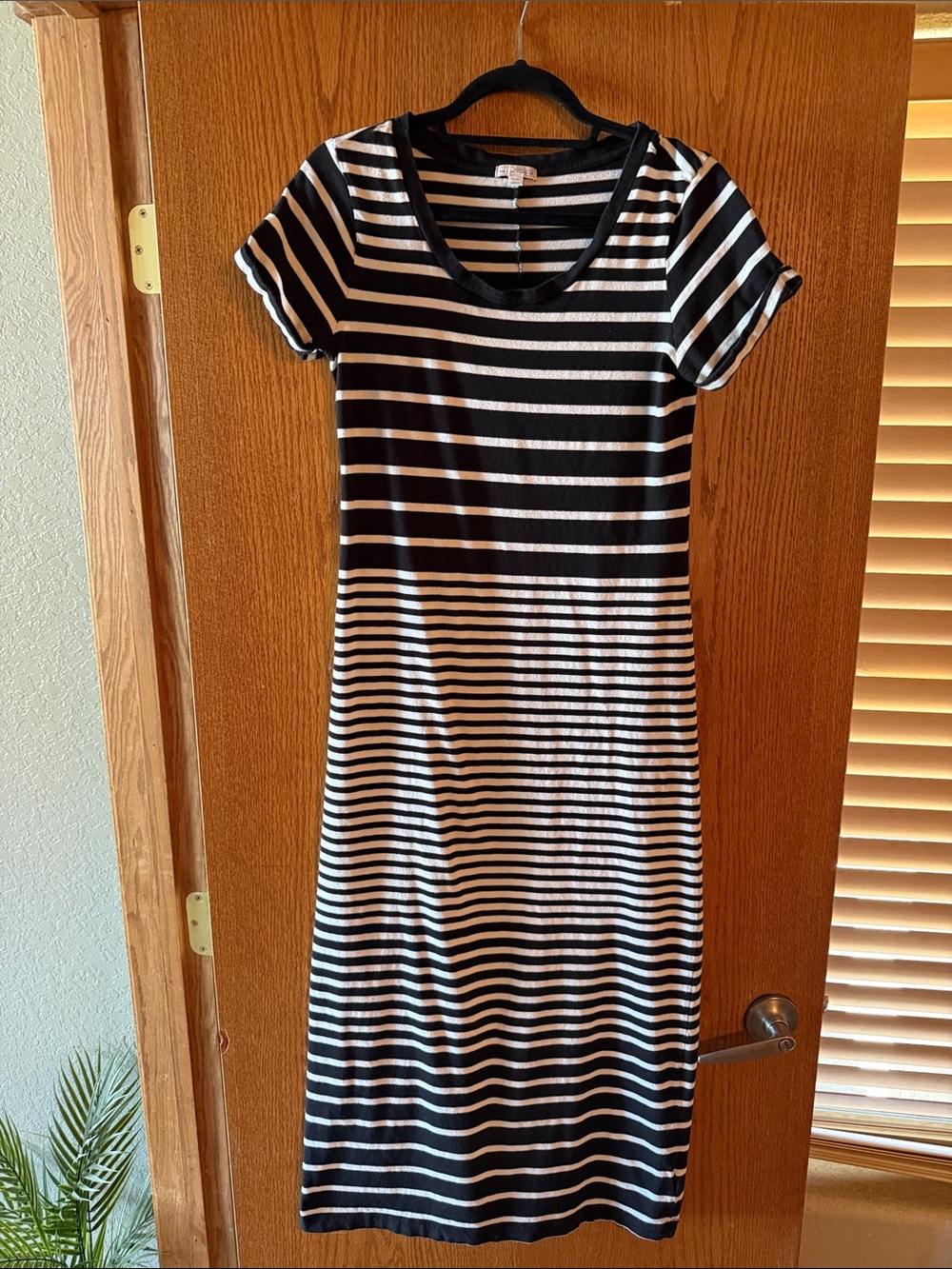 GAP Women’s Black and White Striped Short Sleeve Tshirt Dress